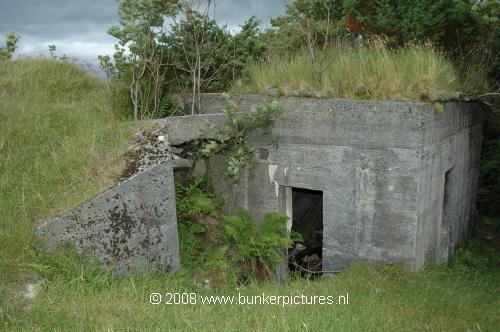 © bunkerpictures - Emplacement 10.5 cm+shelter.